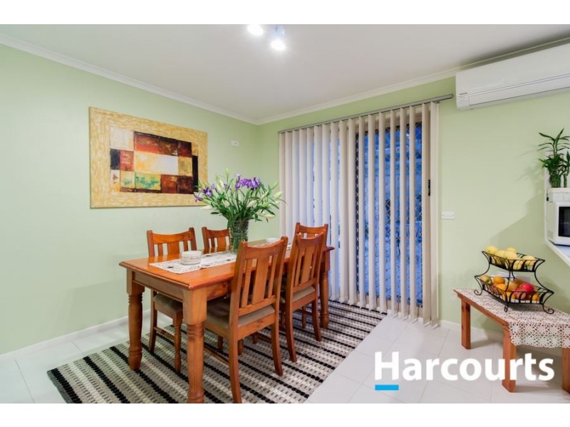 6 Hazelwood Avenue, Cranbourne North VIC 3977