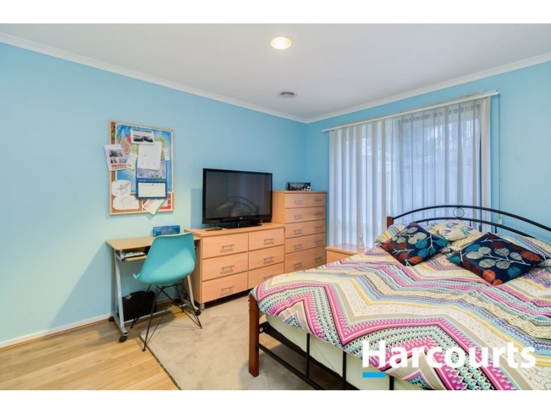 6 Hazelwood Avenue, Cranbourne North VIC 3977