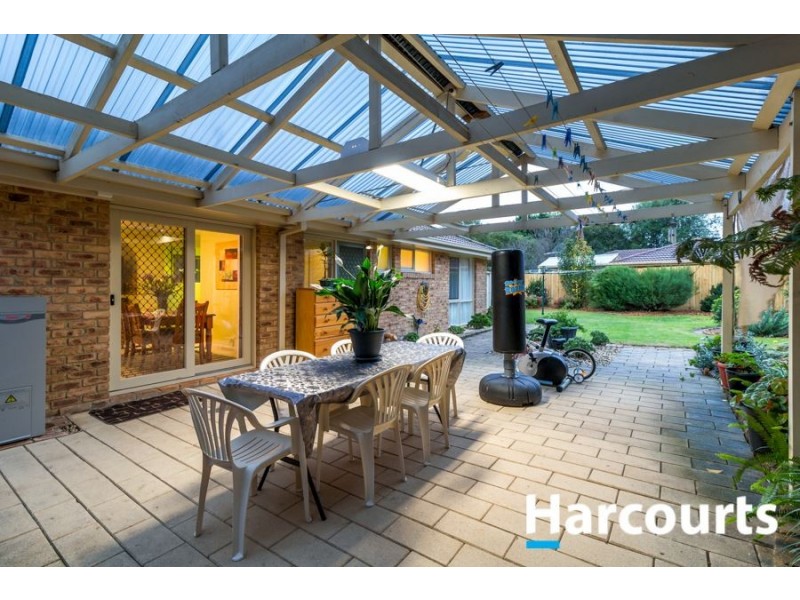 6 Hazelwood Avenue, Cranbourne North VIC 3977