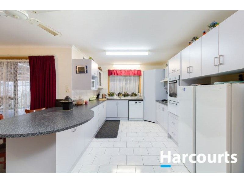 13 Todd Court, Cranbourne West VIC 3977