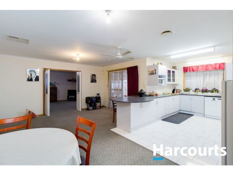 13 Todd Court, Cranbourne West VIC 3977