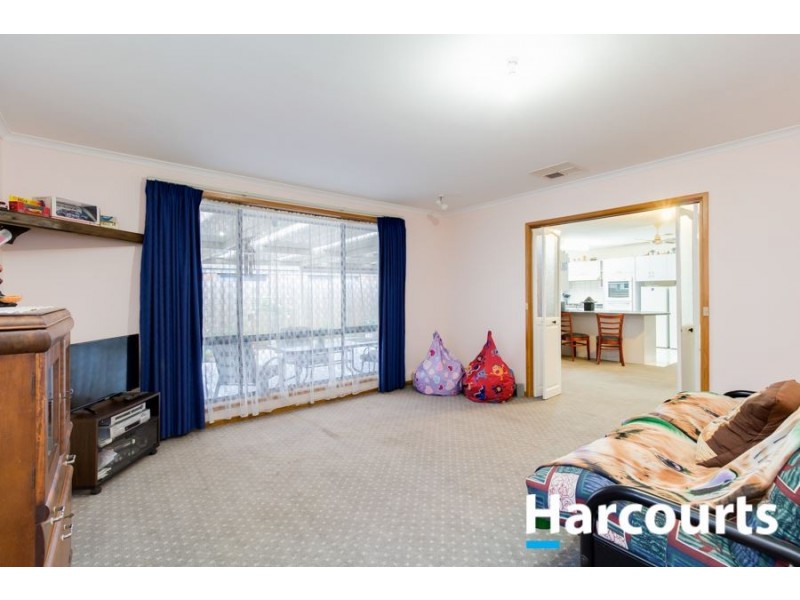 13 Todd Court, Cranbourne West VIC 3977