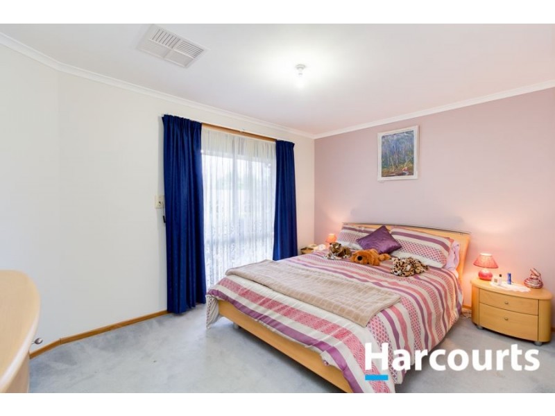 13 Todd Court, Cranbourne West VIC 3977