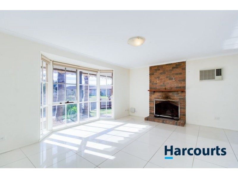 5 Willora Crescent, Cranbourne West VIC 3977