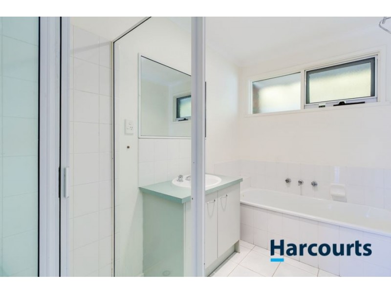 5 Willora Crescent, Cranbourne West VIC 3977