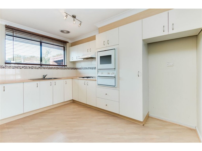 2/21 Bowen Street, Cranbourne VIC 3977