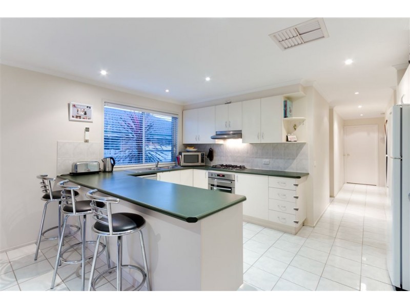 9 Dartmoor Drive, Cranbourne East VIC 3977