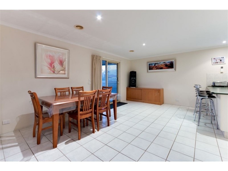 9 Dartmoor Drive, Cranbourne East VIC 3977