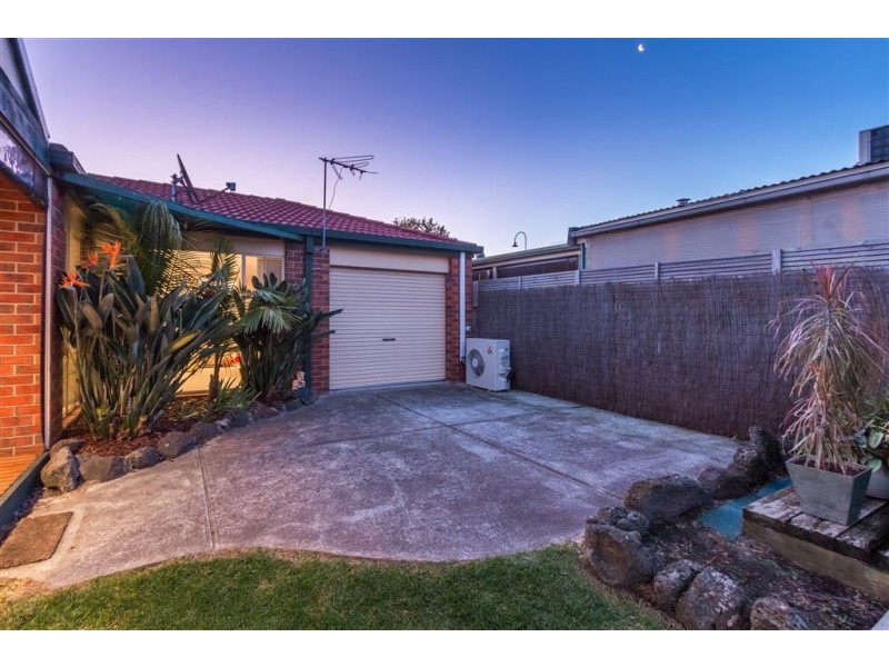 9 Dartmoor Drive, Cranbourne East VIC 3977