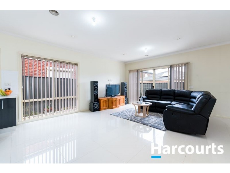 22 Ventasso Street, Clyde North VIC 3978