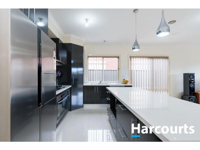 22 Ventasso Street, Clyde North VIC 3978