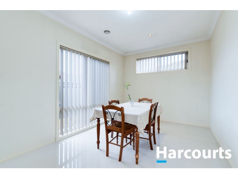 22 Ventasso Street, Clyde North VIC 3978