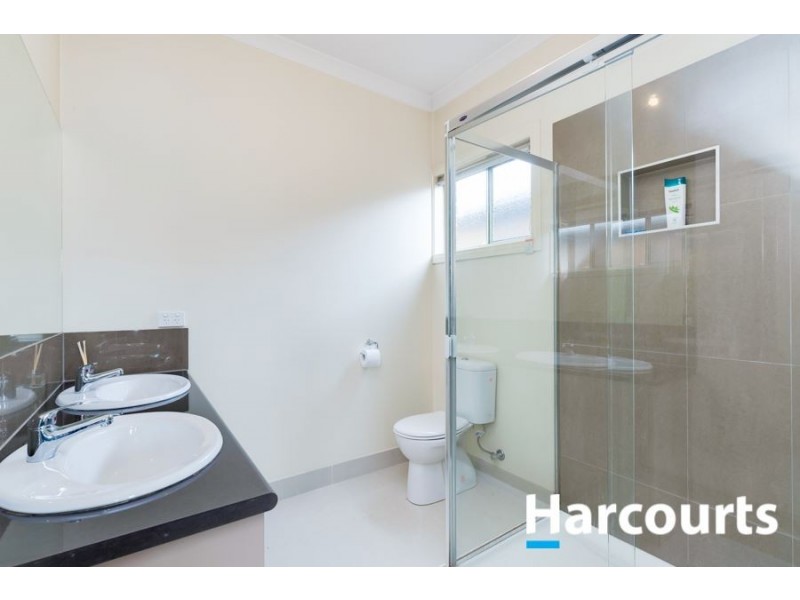 22 Ventasso Street, Clyde North VIC 3978