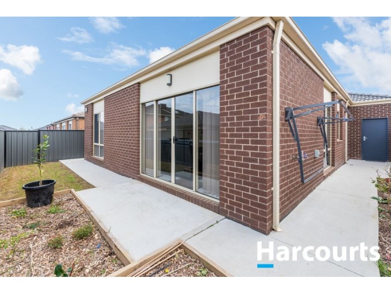 22 Ventasso Street, Clyde North VIC 3978