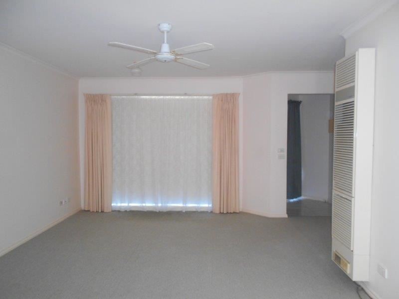 2/15-17 Lyall Street, Cranbourne VIC 3977