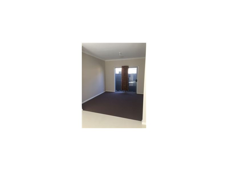11 Howden Street, Cranbourne East VIC 3977