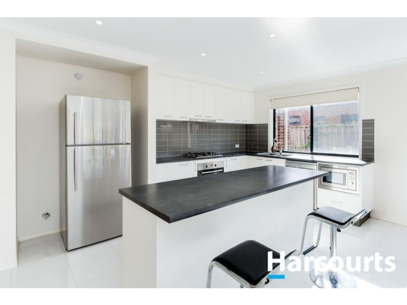 14 Starlight Rise, Cranbourne East VIC 3977