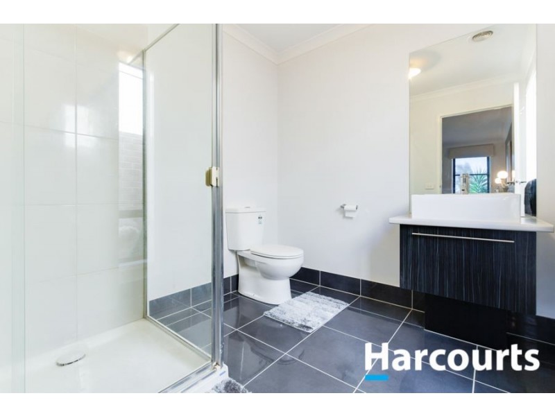 14 Starlight Rise, Cranbourne East VIC 3977