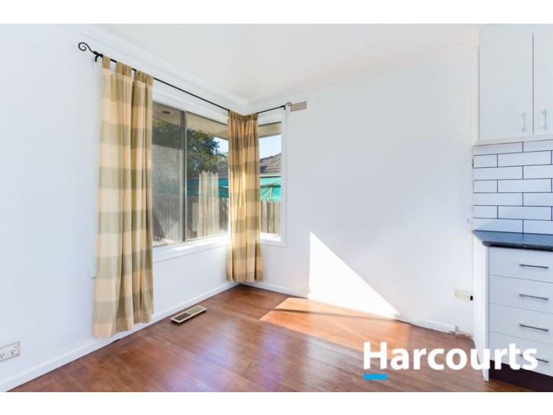 9 Meadow Wood Walk, Narre Warren VIC 3805