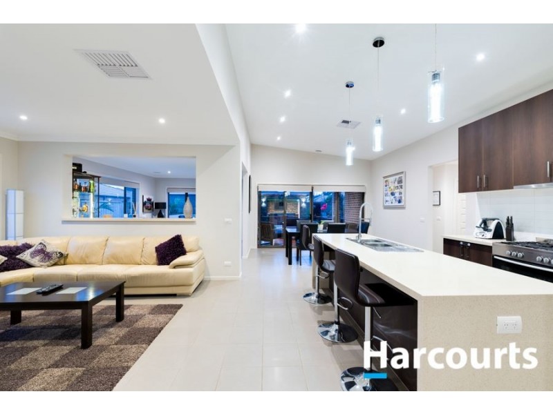 12 Duce Street, Cranbourne East VIC 3977