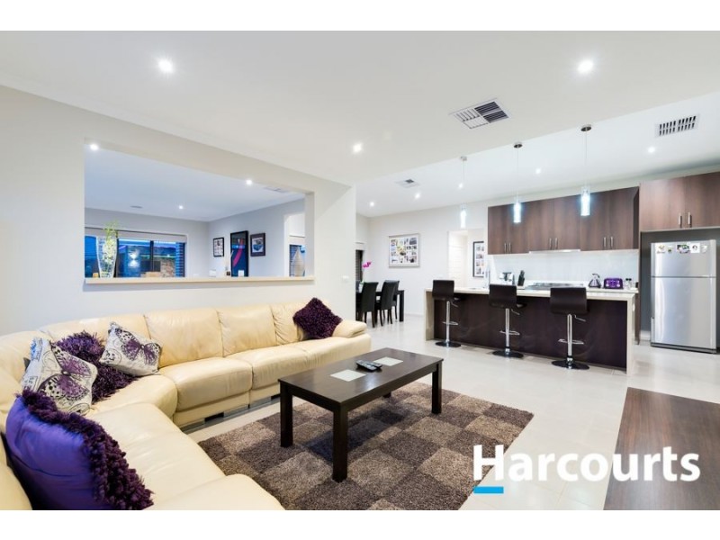 12 Duce Street, Cranbourne East VIC 3977