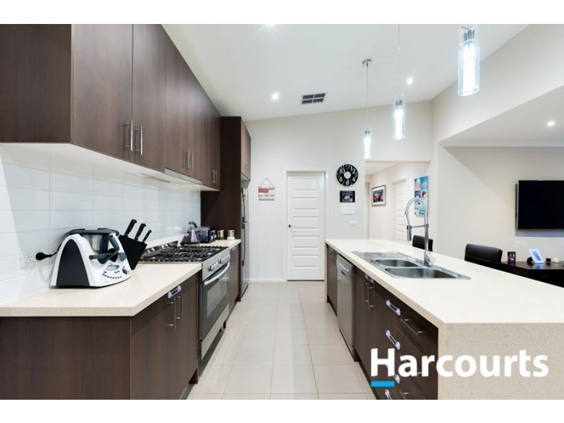 12 Duce Street, Cranbourne East VIC 3977