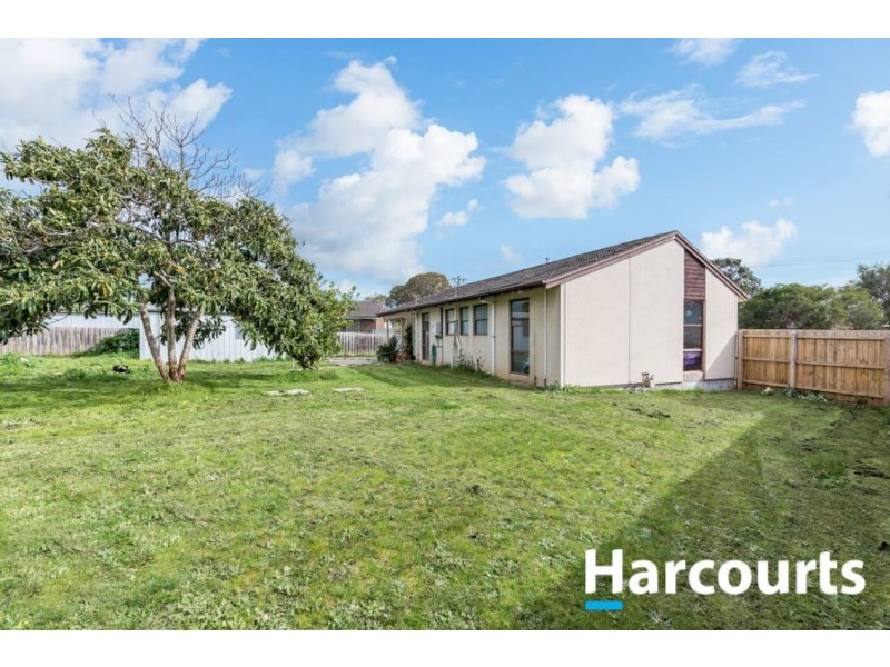 28 Valerie Drive, Cranbourne VIC 3977