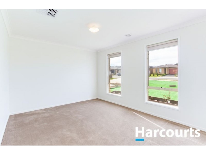 44 Macumba Drive, Clyde North VIC 3978