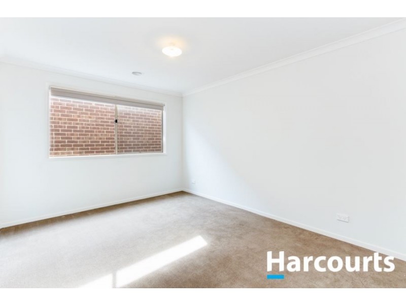 44 Macumba Drive, Clyde North VIC 3978