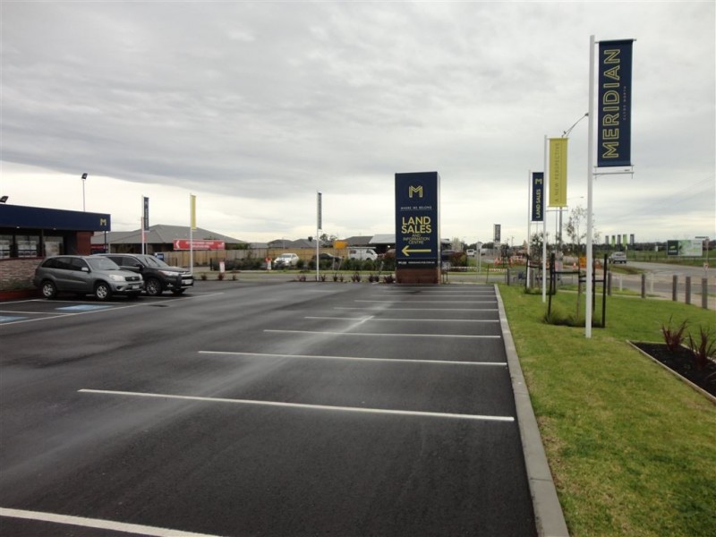 1 Stoneleigh Road, Cranbourne North VIC 3977