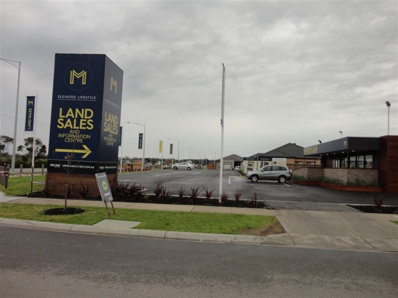 1 Stoneleigh Road, Cranbourne North VIC 3977