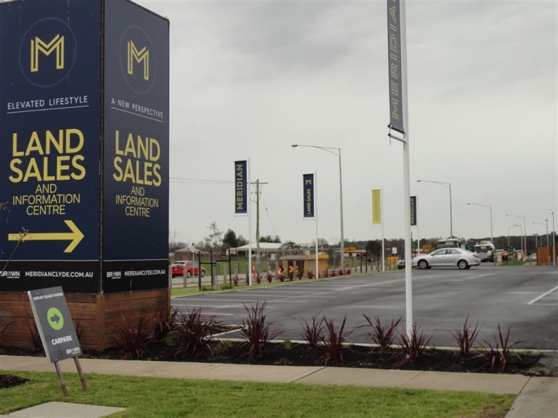 1 Stoneleigh Road, Cranbourne North VIC 3977