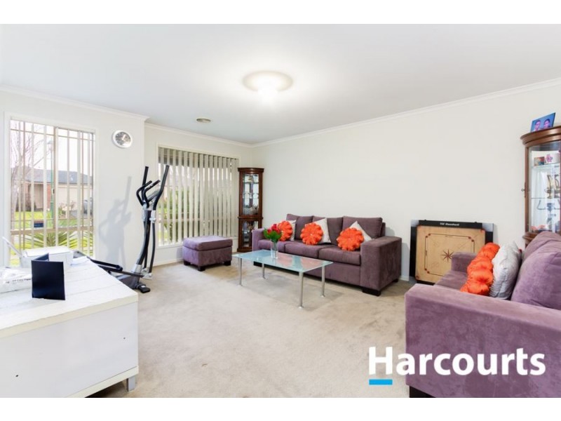 5 Greenaway Terrace, Cranbourne East VIC 3977