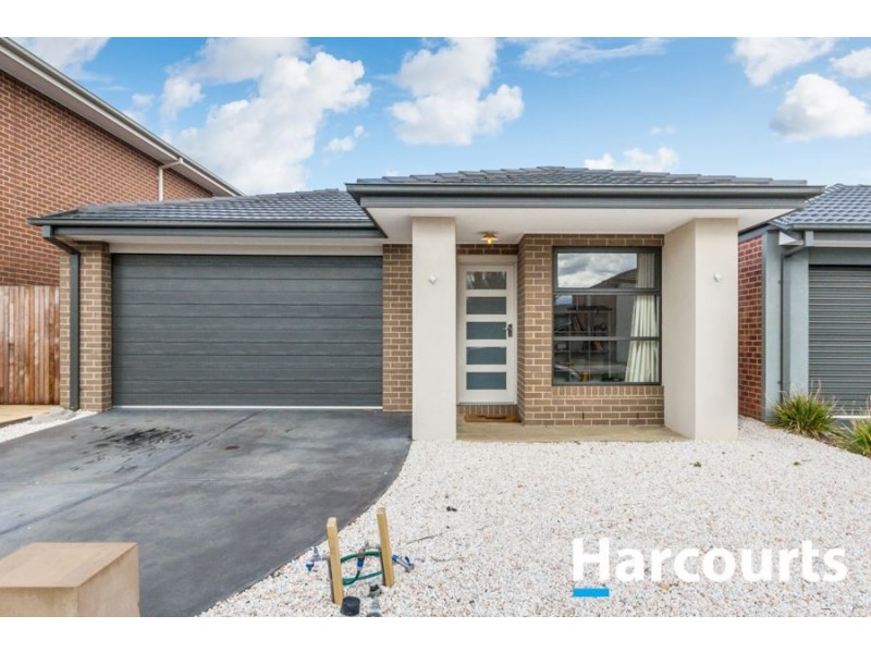 6A Emu Bush Drive, Cranbourne West VIC 3977