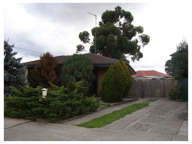 3 Wallace Road, Cranbourne VIC 3977