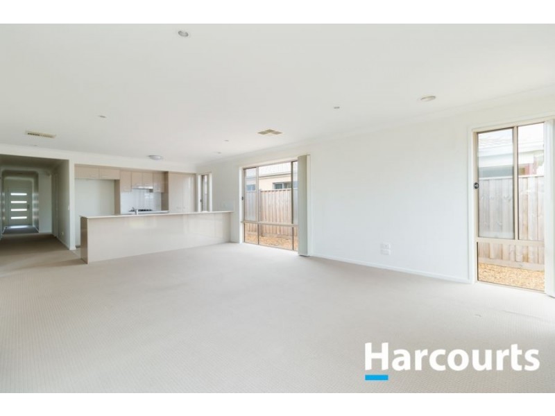 7 Bremer Street, Clyde North VIC 3978