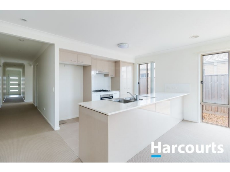 7 Bremer Street, Clyde North VIC 3978