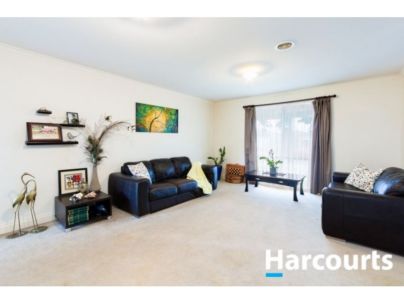 112 Rosebank Drive, Cranbourne North VIC 3977