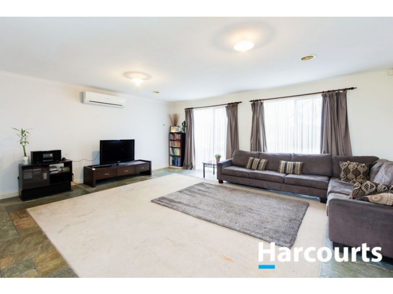 112 Rosebank Drive, Cranbourne North VIC 3977