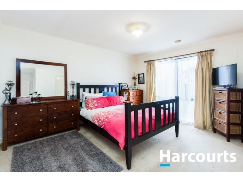 112 Rosebank Drive, Cranbourne North VIC 3977