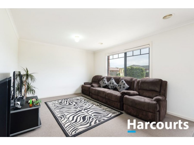 20 Amity Way, Cranbourne West VIC 3977