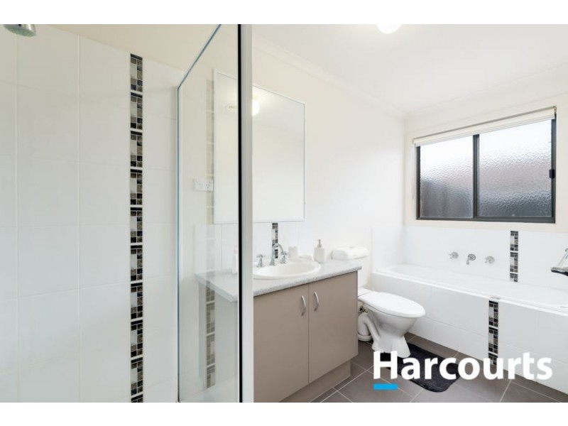 20 Amity Way, Cranbourne West VIC 3977
