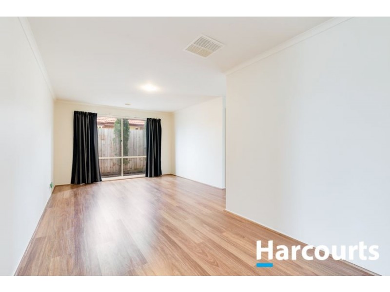 24 Hasluck Crescent, Lynbrook VIC 3975