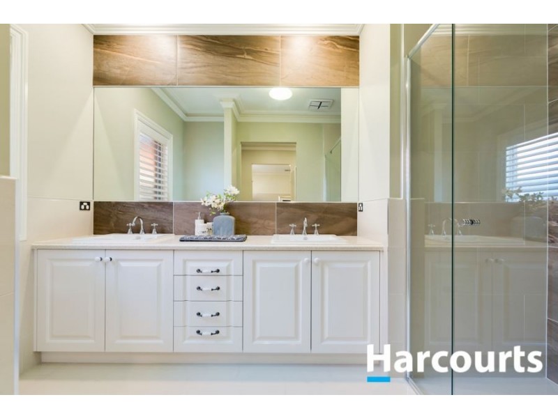 10 Clovelly Way, Officer VIC 3809