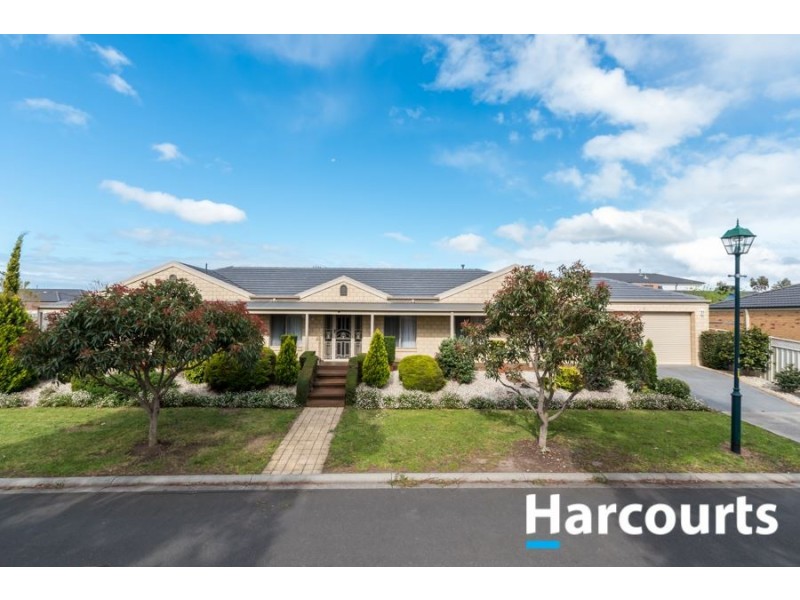 13 Weathertop Way, Cranbourne East VIC 3977