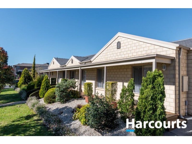 13 Weathertop Way, Cranbourne East VIC 3977