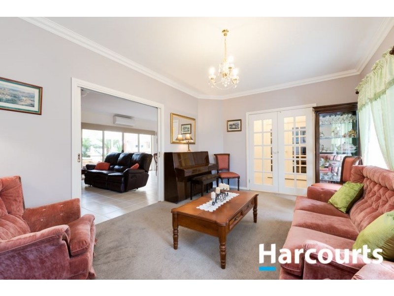 13 Weathertop Way, Cranbourne East VIC 3977