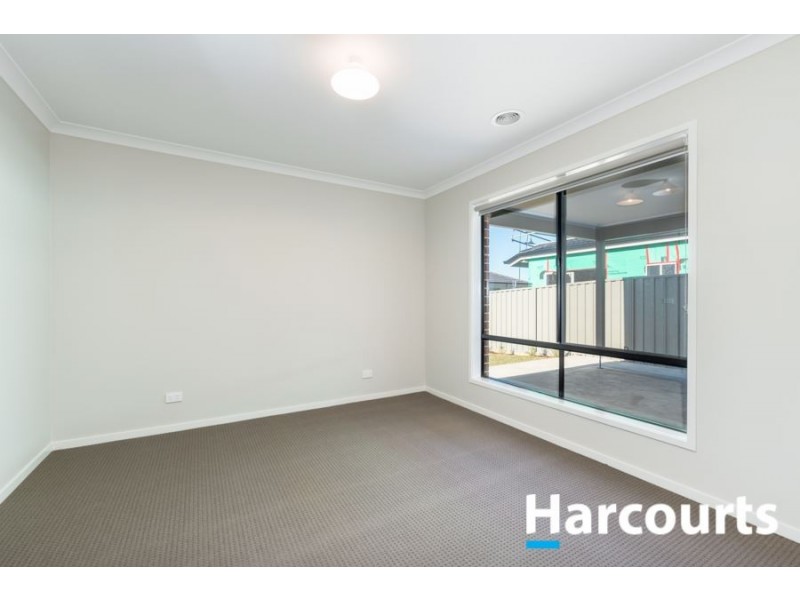 9 Spencer Circuit, Cranbourne East VIC 3977