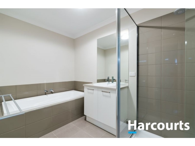 9 Spencer Circuit, Cranbourne East VIC 3977