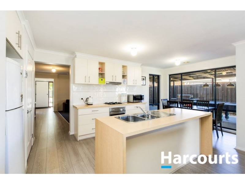 21 Phoenix Avenue, Cranbourne VIC 3977